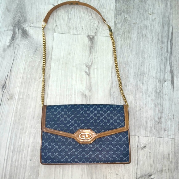 Gucci Handbags - Gucci Vintage they dont make these anymore shoulder